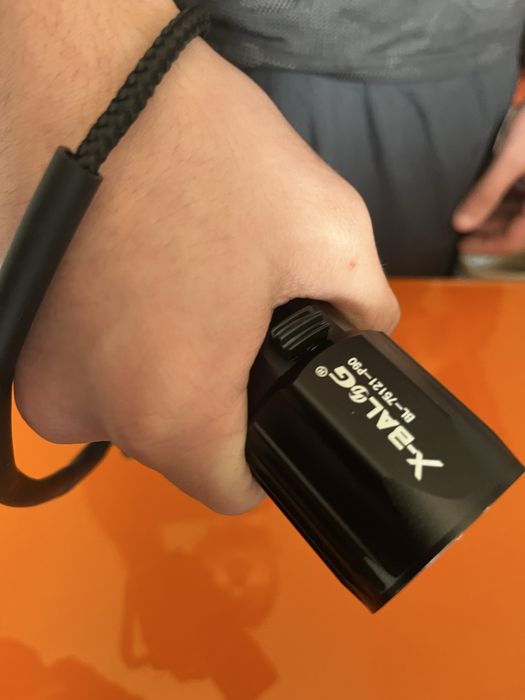 Lanterna pesca submarina ultra potente a bateria