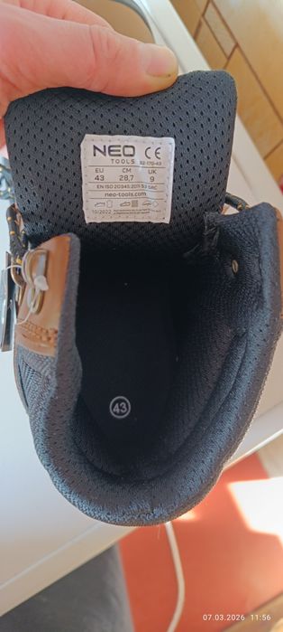 Ботінки Neo нові