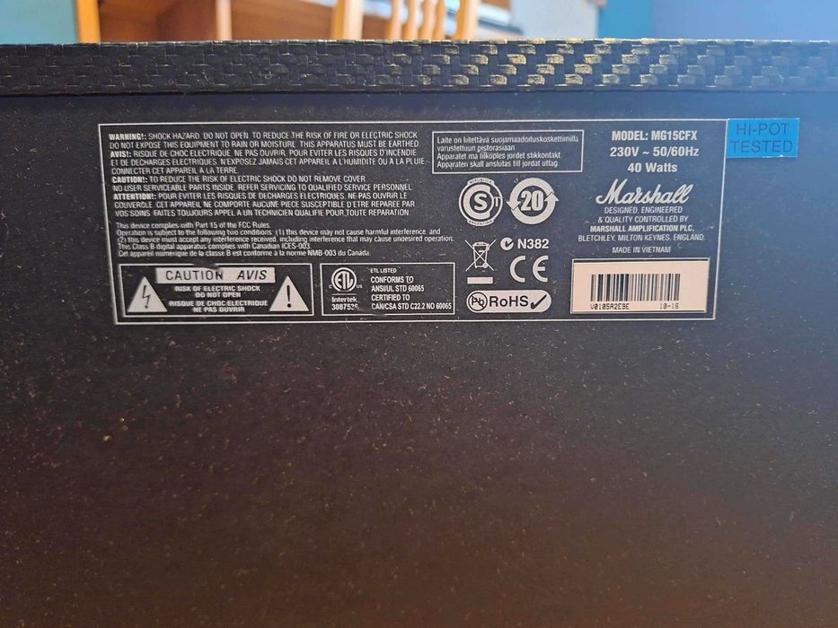 Marshall MG15CFX - Wzmacniacz gitarowy typu Combo