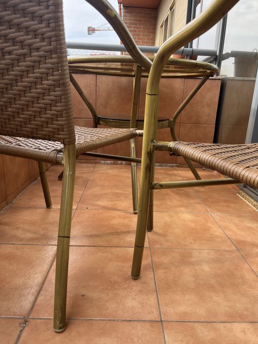 Mesa e cadeiras varanda