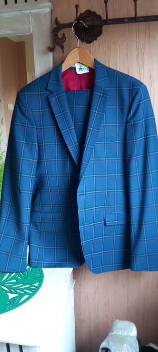Garnitur młodzieżowy, nowy.