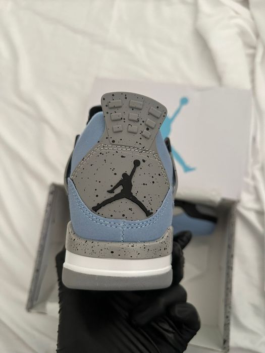 Jordan 4 University Blue 41 e 42