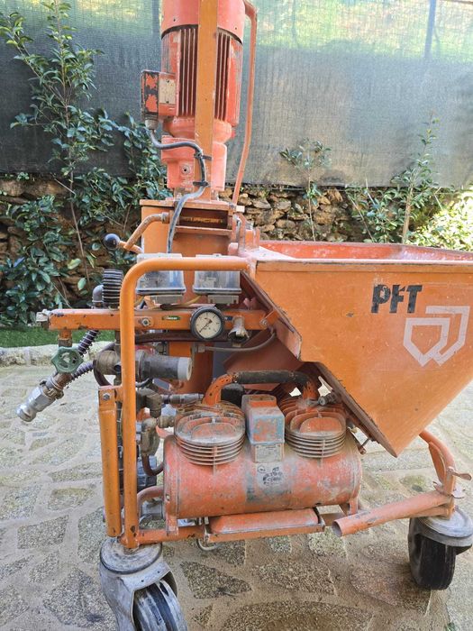 Máquina de projetar trifásica