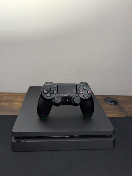 Konsola PlayStation 4 Slim z kontrolerem