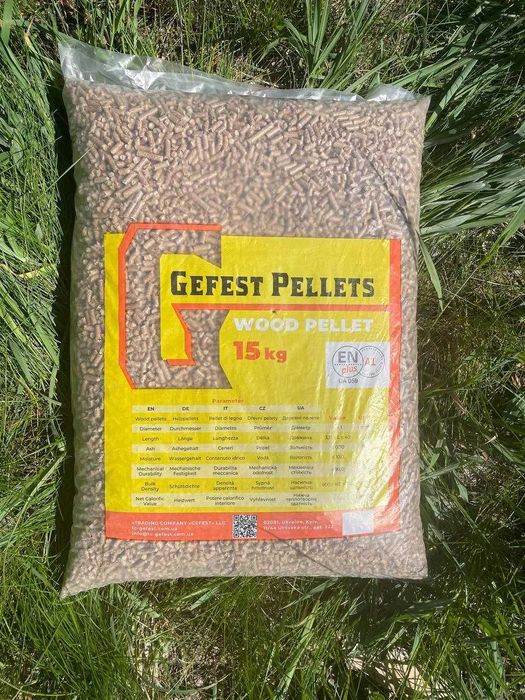 Pellet drzewny sosnowy EN+ A1 do pieców i kotłów – wydajne ogrzewanie domu