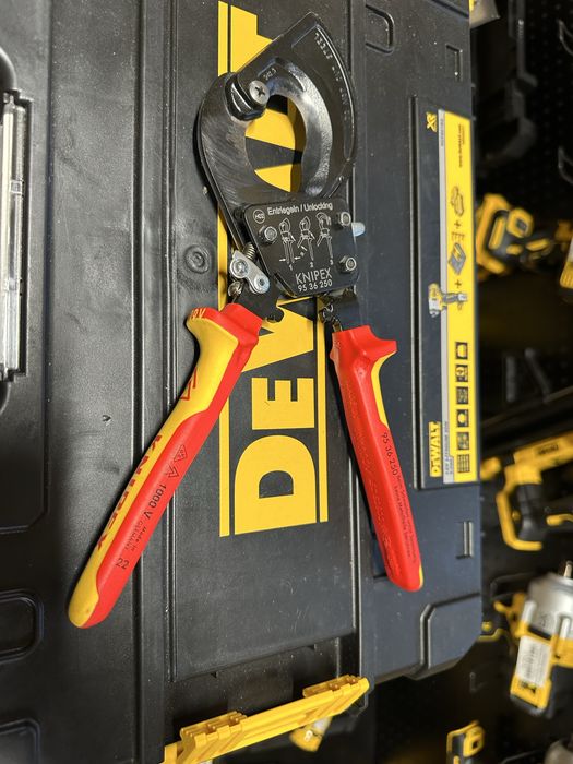 Ножиці для різання кабелів за принципом тріскачки KNIPEX 95 36 250  VDE