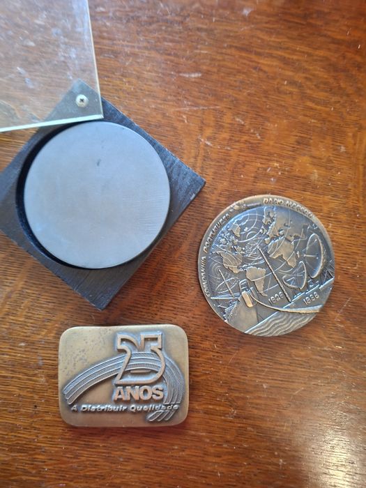 3 medalhas antigas