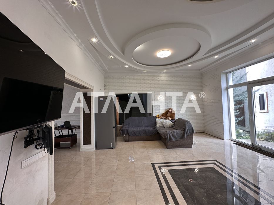 3-уровневый дом с ремонтом на 5.5 сотках на Фонтане