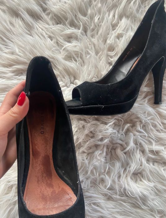 Szpilki damskie Reserved 39 czarne odkryte palce skórzane skóra