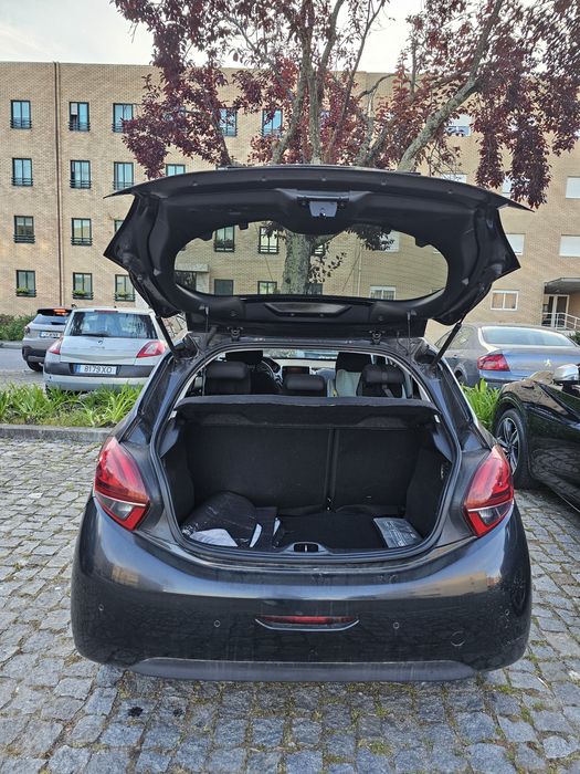 PEUGEOT 208 (2015) vTi