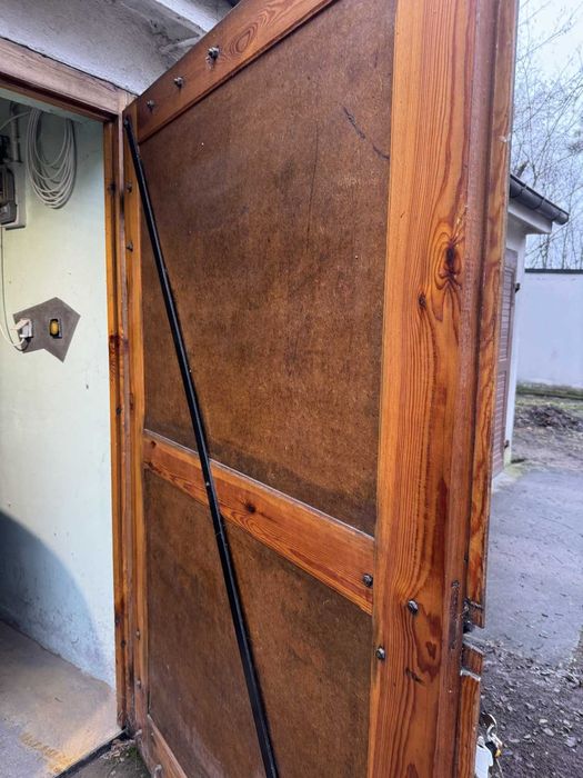 Brama garażowa drewniana solidna loftowa