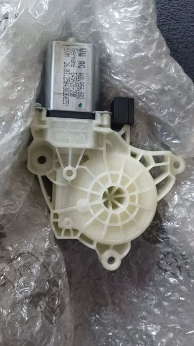 VW AUDI SKODA SEAT SILNICZEK SZYBY NOWY ORYGINAŁ 4K0959882
