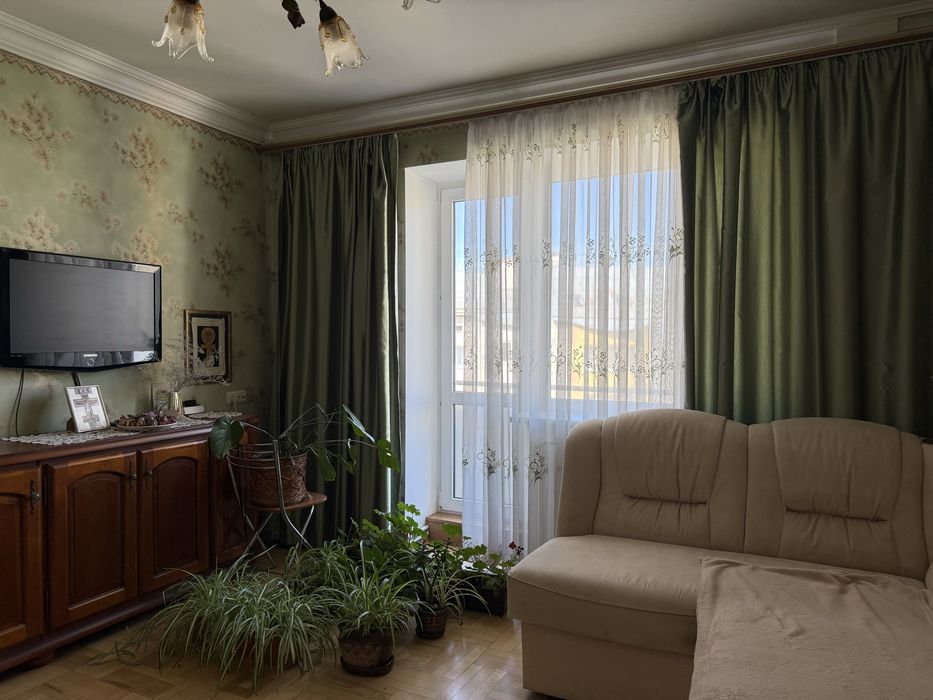 Продам  3 кім кв.  з індивідуальним опаленням Драгана