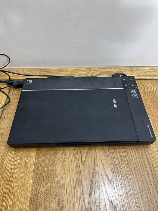 Планшетний сканер Epson V33 формат А4