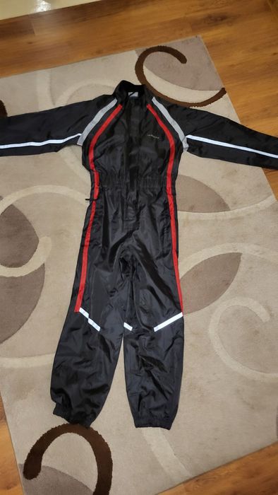 Kombinezon przeciwdeszczowy nowy,dwie sztuki