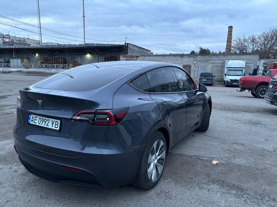 Продам Tesla Y в гарному стані