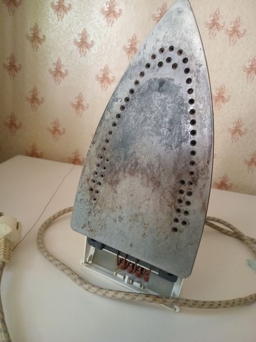Старый утюг продам