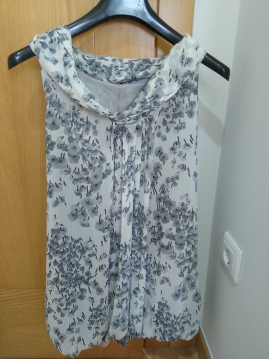 Tunic / Top in Shades of White and Gray