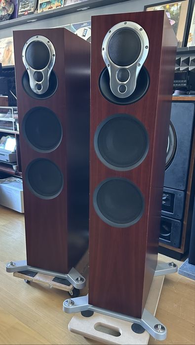 Linn Akurate 242 - colunas hifi de referência