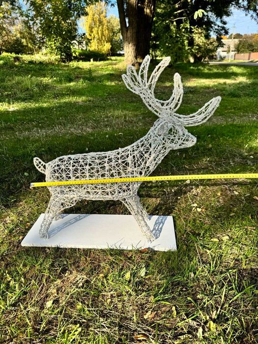 Вуличний новорічний олень