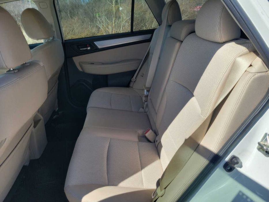 Subaru Outback 2.5i Premium      2015