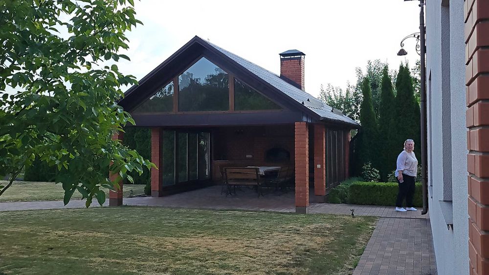 Новий сучасний, котедж в селі  – з усім заходь та живи. Є відеоогляд