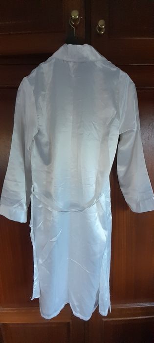 Robe/ roupão de cetim bordado