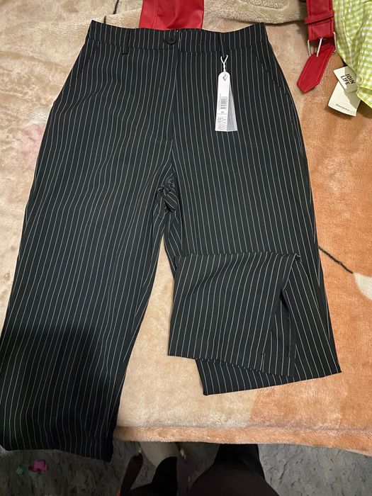 Calça classica preta com riscas