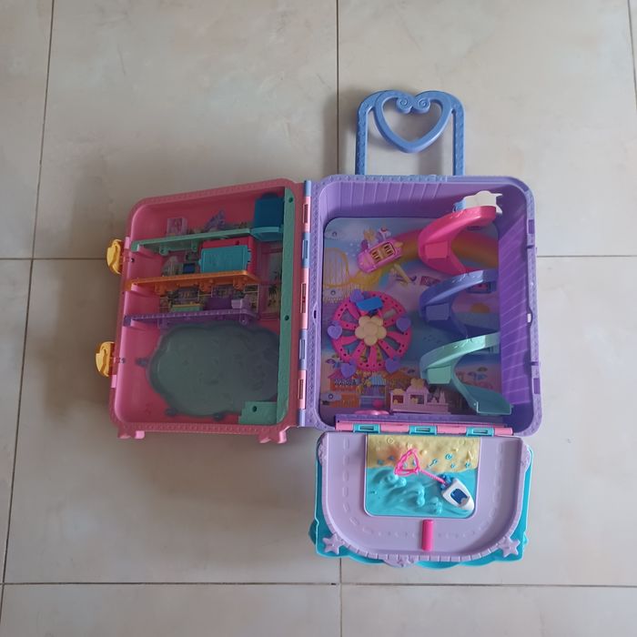 Walizka POLLY POCKET wakacyjny kurort/ bez akcesoriów