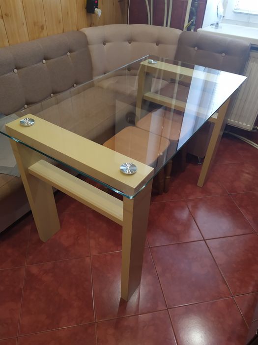 Стіл кухонний склянний