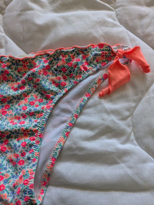Partes de baixo de bikini de marca