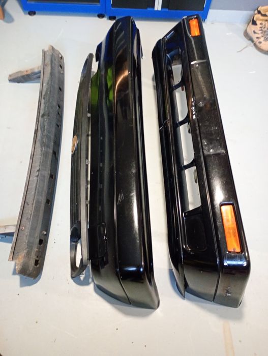 Sprzedam ciemne lampy golf2 i inne czesci