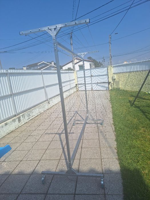 Estendais com rodas e dobráveis