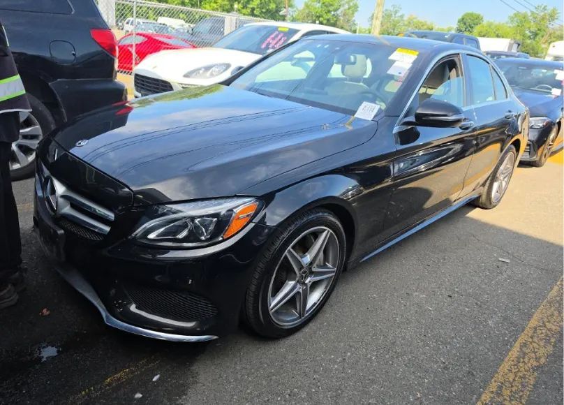 Mercedes-Benz Klasa C 4Matic / pakiet AMG / niski przebieg