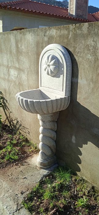 Fonte de água, para aplicar em qualquer entrada