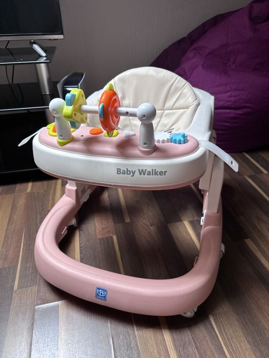 Ходунки рожеві ,baby walker