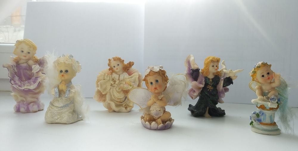 Статуэтки ангелочков.