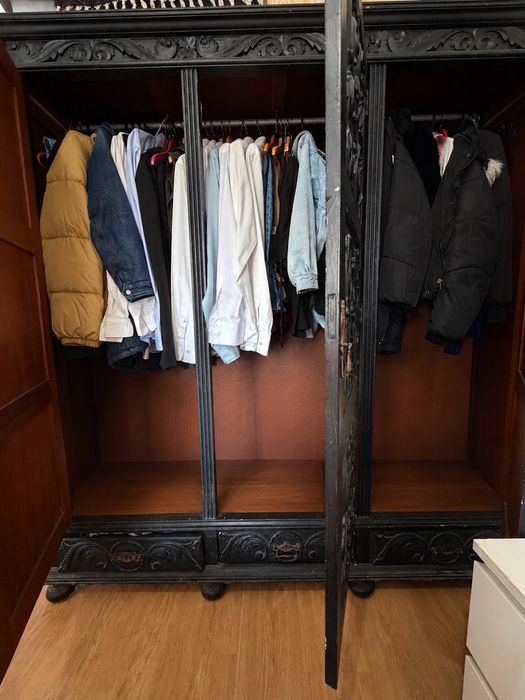 Guarda roupa antigo