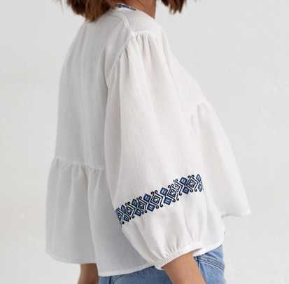Жіноча вишиванка вільного крою