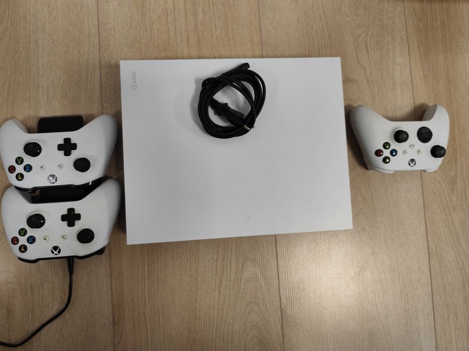 Konsola Xbox one X 1TB