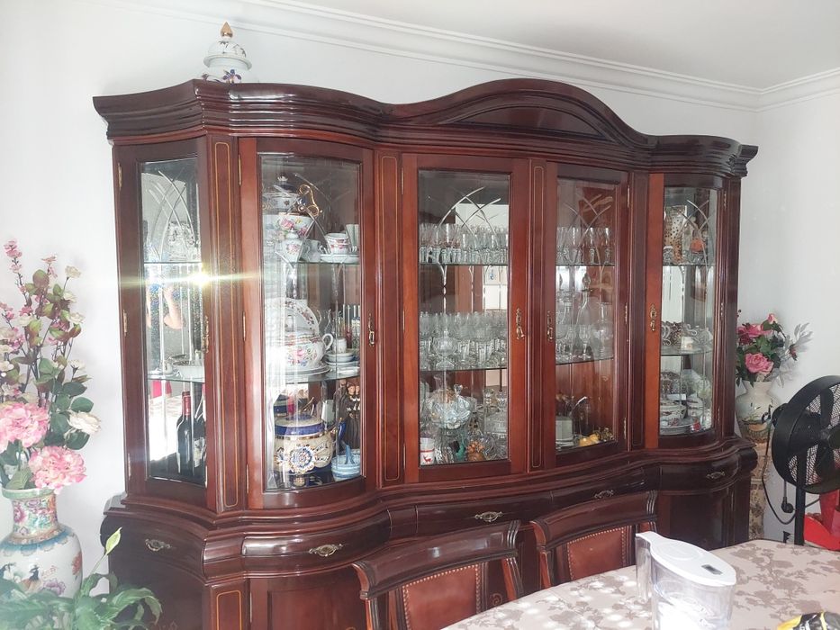 Louceiro mesa e cadeiras de sala