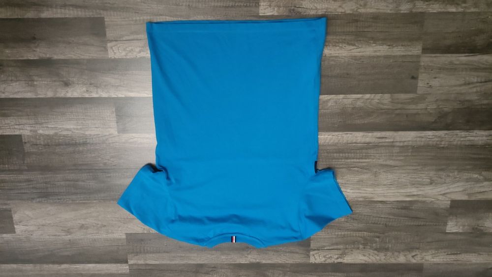 świetny t-shirt TOMMY HILFIGER jak nowy