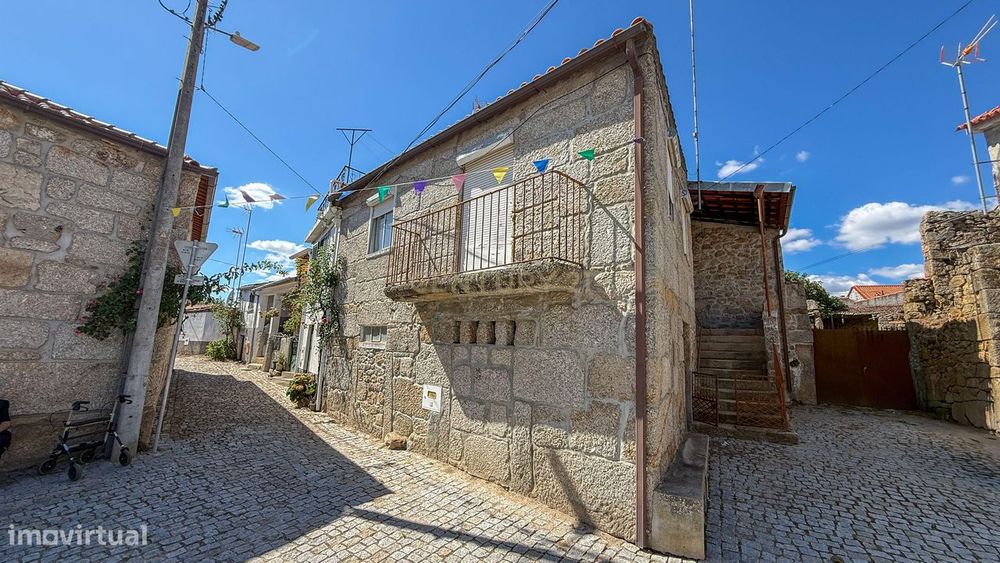 Moradia para recuperar em Açores, Celorico da Beira