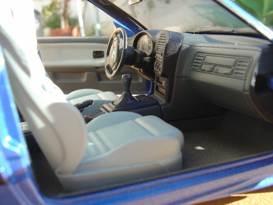 BMW M3 E36 Coupe Estoril Blue UT Models 1:18