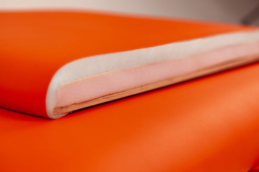 Розкладна кушетка для масажу – автоматичне відкривання. Одеса