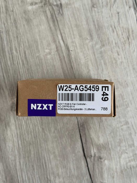 Контролер NZXT RGB & Fan Controller (AC-CRFR0-B1)