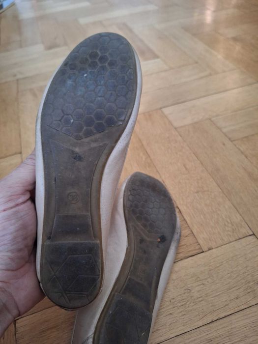 Buty, baletki, baleriny, tenisówki, skórzane, kremowe, roz. 38