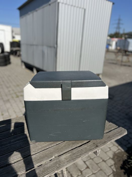 Автомобільний холодильник (фреон/12/220)