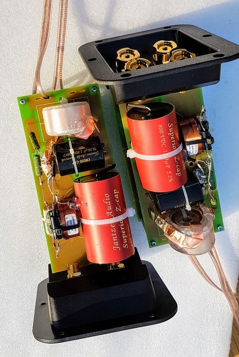 Zwrotnica do kolumny highend segment Premium dwudrożna biwiring