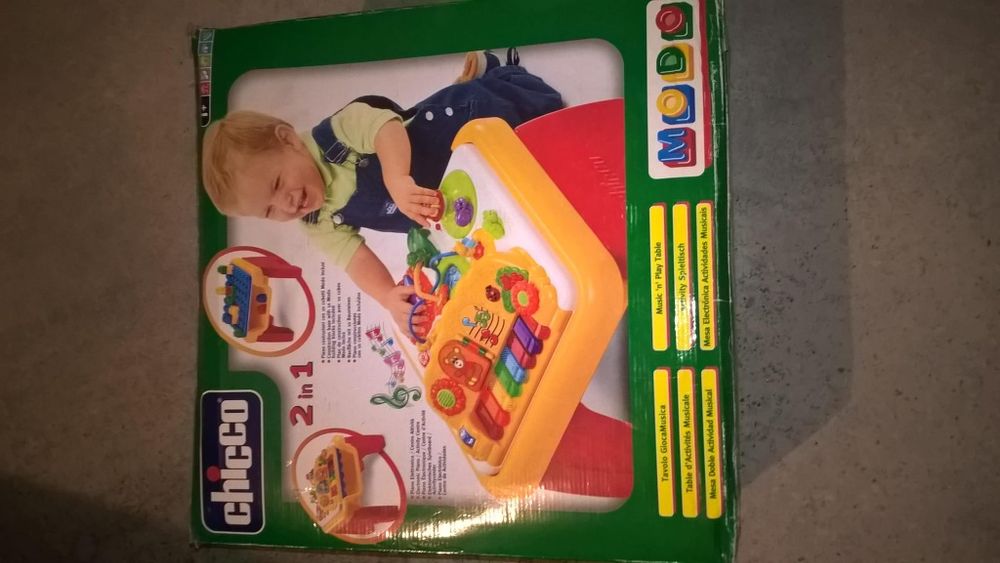Mesa de atividades CHICCO com piano e base de construções